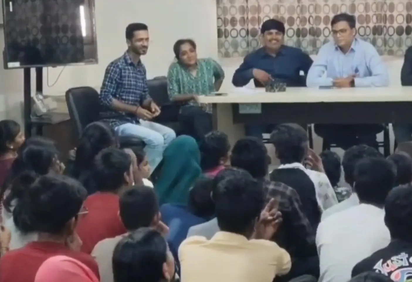 સુરતમાં HIV પોઝિટિવ લોકો માટે GSNP પ્લસ 22 વર્ષથી આશાનું અજવાળું બની કાર્યરત 2 Surat HIV Support GSNP Plus 1.jpeg