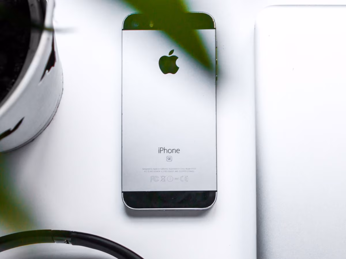 iPhone SE (ફર્સ્ટ જનરેશન) વિન્ટેજ: રિપેર માટે પાર્ટ્સની ઉપલબ્ધતા અનિશ્ચિત! 3 iphone 2