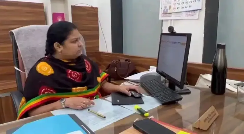 વિશ્વ વિકલાંગતા દિવસે ઈલાબેન ગોહેલની અદમ્ય યાત્રા 3 world disability day ilaben gohel success 2.png