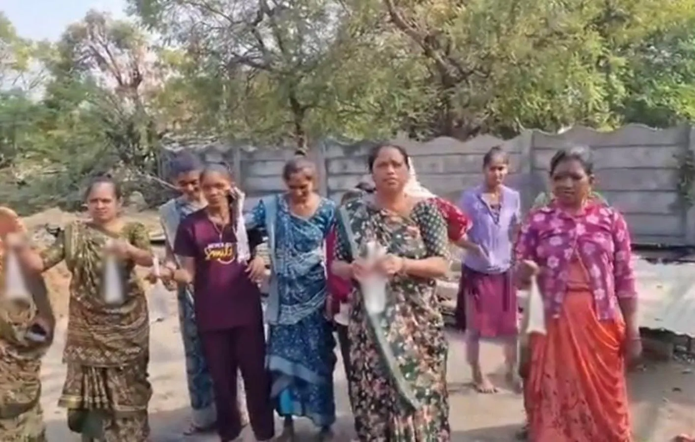 ચામુંડાનગરમાં દારૂના દૂષણ સામે મહિલાઓની કડક કાર્યવાહી 3 Illegal Liquor Trade Jetpur 1.png