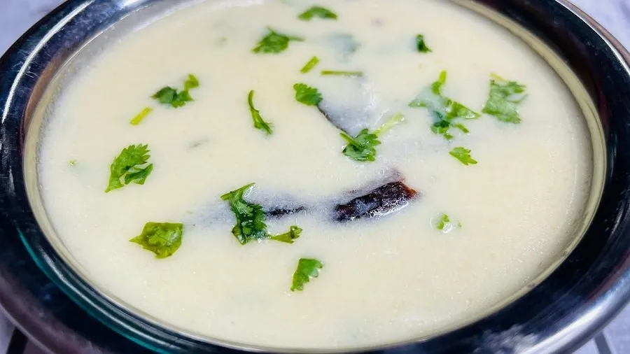 હોટલ જેવી ટેસ્ટી અને પરફેક્ટ ગુજરાતી કઢી બનાવવી છે? તો આજે જ જાણી લો આ ખાસ સિક્રેટ રીત 2 Gujarati Kadhi