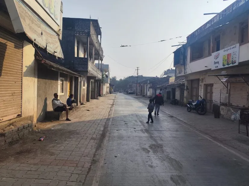 સુરનગર ગામે વિકાસની નવી વ્યાખ્યા લખી, સ્માર્ટ સુવિધાઓથી ગ્રામ્ય જીવનમાં મોટો બદલાવ 2 Surnagar smart village development 2.png