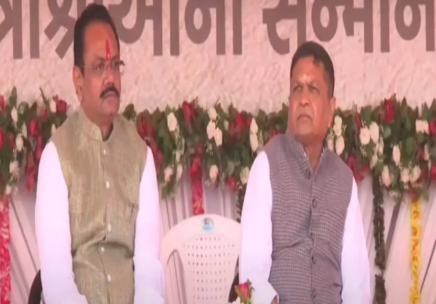 ખોડલધામ કાગવડ ખાતે લેઉવા પાટીદારોએ શક્તિ પ્રદર્શન કર્યું, રાદડિયા–નરેશ પટેલ વચ્ચે સમાધાન 3 Khodaldham Kagvad political unity 1.jpeg