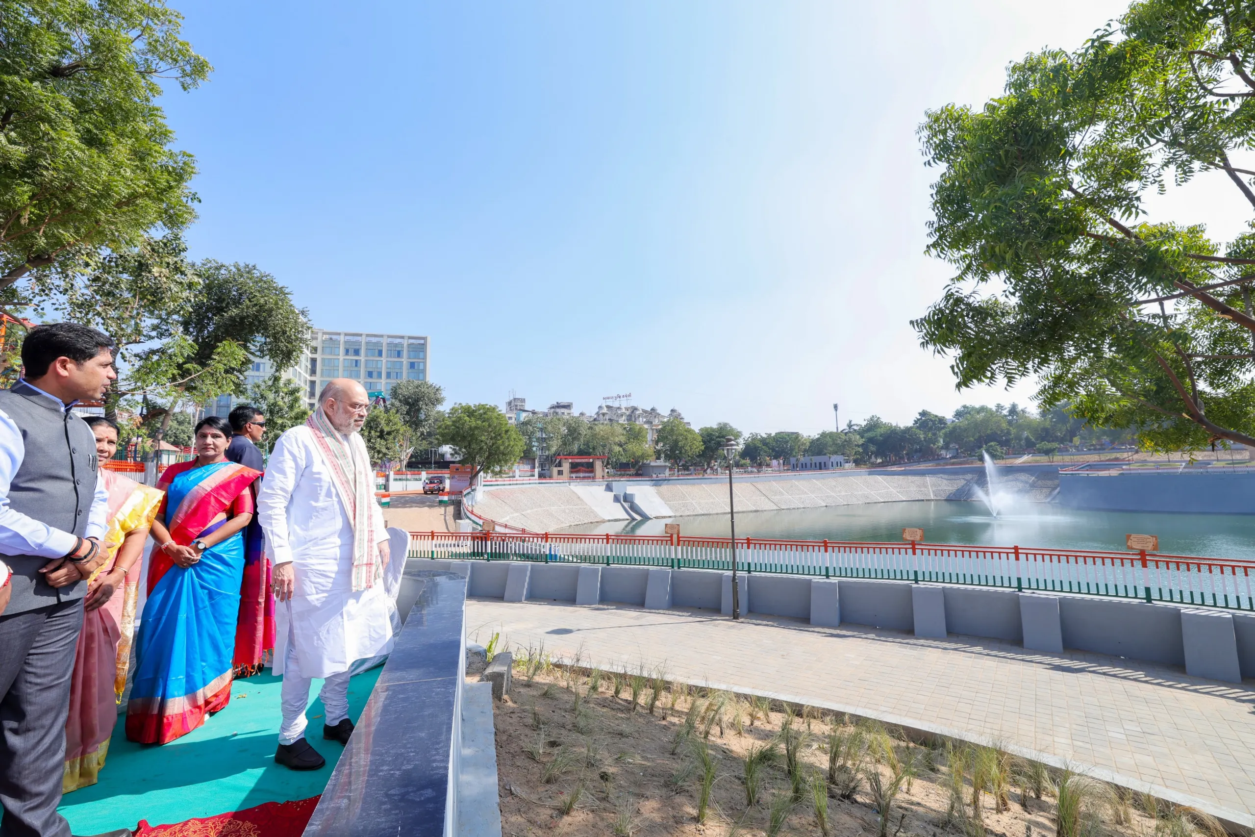 અમિત શાહના હસ્તે અમદાવાદમાં વિકાસના વિશાળ પ્રકલ્પોનું લોકાર્પણ અને ખાતમુહૂર્ત, આવાસોથી લઈને રમતગમત સુધી નવી સુવિધાઓ 6 amit shah ahmedabad development 1 scaled.png