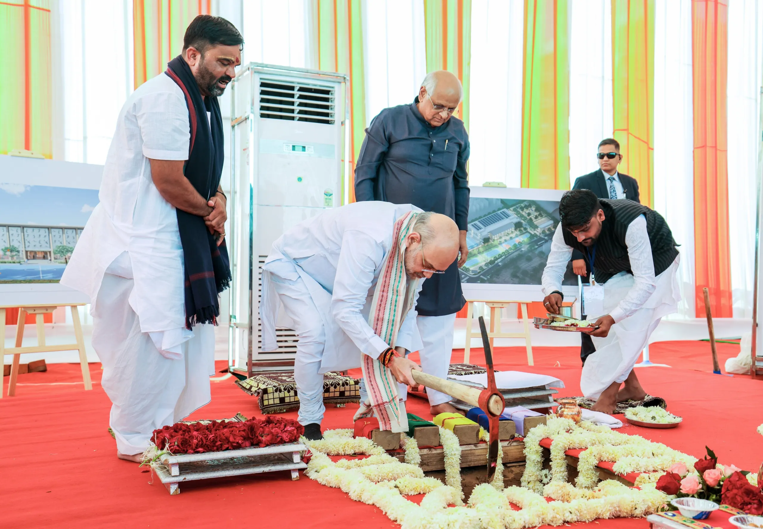 અમિત શાહના હસ્તે અમદાવાદમાં વિકાસના વિશાળ પ્રકલ્પોનું લોકાર્પણ અને ખાતમુહૂર્ત, આવાસોથી લઈને રમતગમત સુધી નવી સુવિધાઓ 5 amit shah ahmedabad development 2 scaled.png