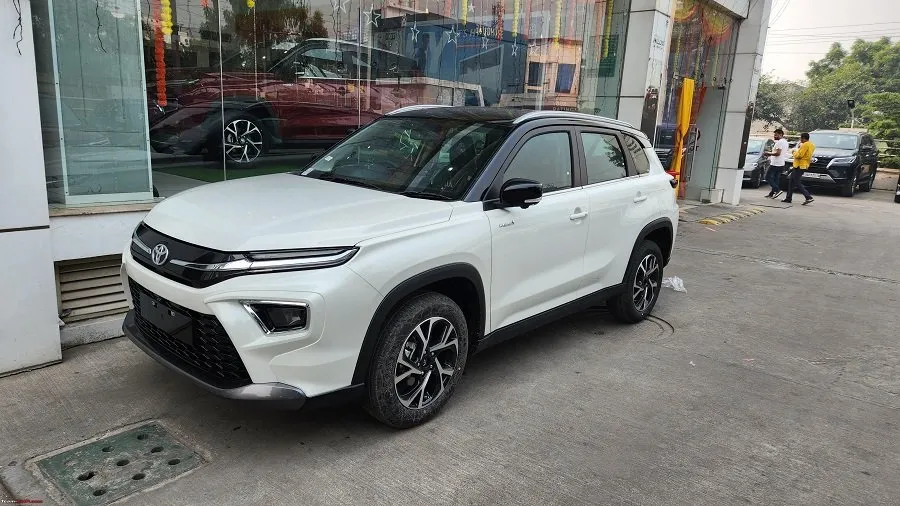 બમ્પર ડિસ્કાઉન્ટ! Toyota Hyryder પર ₹૯૬,૧૦૦ની ધમાકેદાર છૂટ, બુકિંગ પહેલાં આ ખાસ વાત જાણી લો 2 Toyota Urban Cruiser Hyryder.jpg
