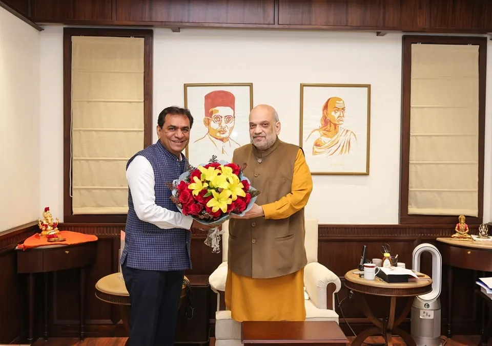 પ્રકાશ વરમોરાના ‘ચારિત્રહીનતા’ મુદ્દે બોલતા સત્તાધારી પક્ષ પર ઉઠ્યા પ્રશ્નો 2 Gujarat BJP MLA statement 1.png