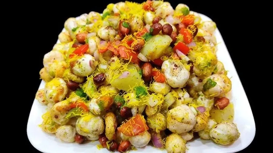માત્ર 10 મિનિટમાં બનાવો 'મખાના ચાટ', જે વજન ઘટાડશે અને હાડકાં બનાવશે મજબૂત! 2 Makhana chaat