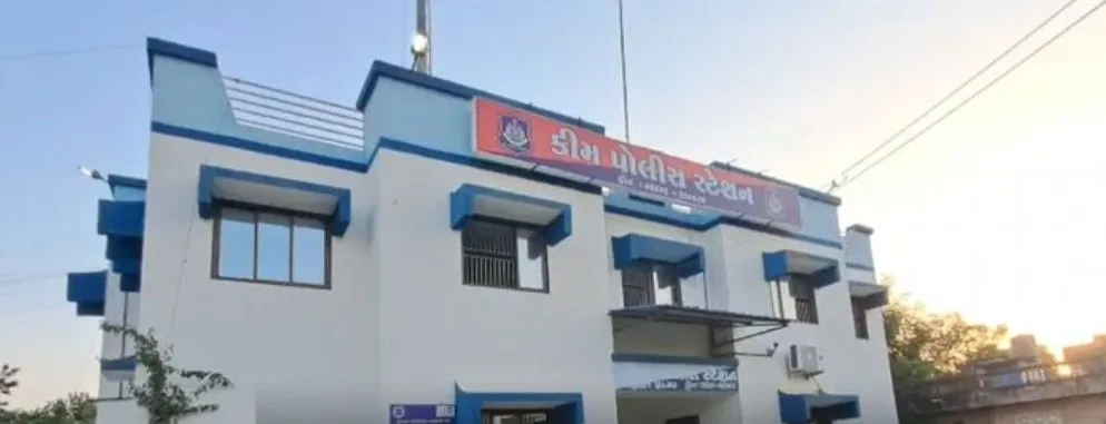 સુરત જિલ્લાના કીમ પંથકમાં ફરી નકલી પોલીસની લૂંટ, નાગરિકોને સતર્ક રહેવાની ચેતવણી 3 Surat fake police case.jpeg
