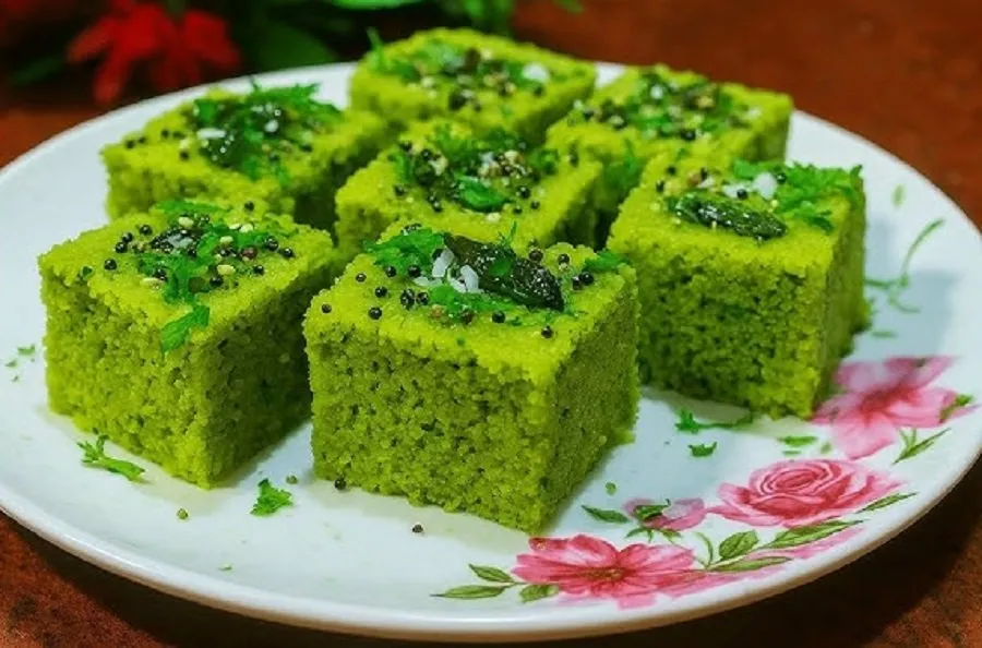 શિયાળામાં બમણી મજા! ઘરે બનાવો ફુલેલા અને સ્વાદિષ્ટ વટાણાના ઢોકળા 2 Pea Dhokla Recipe