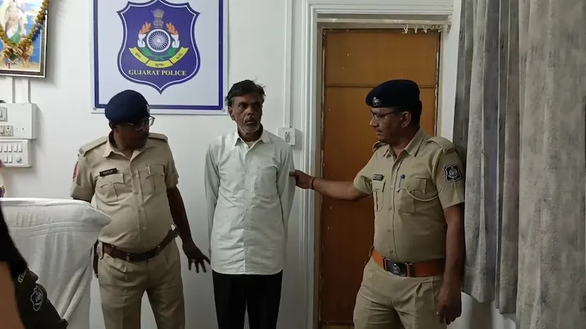 મહીસાગરમાં નશીલી ખેતીનો ભંડાફોડ, વડદલા ગામેથી કરોડોની ગાંજાની ખેતી ઝડપાઈ 3 Drug seizure mahisagar 1.png