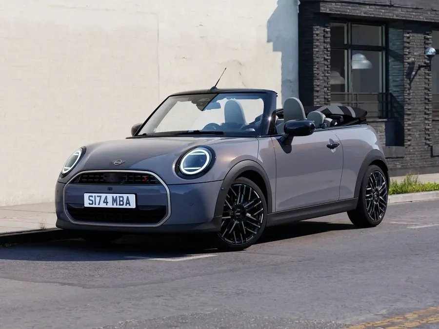 ભારતમાં લોન્ચ થઈ નવી MINI Cooper Convertible S: ટોપ સ્પીડ 240 KMPH! - ફીચર્સ અને બુકિંગની સંપૂર્ણ વિગતો 3 Mini Cooper Converitble3.jpg