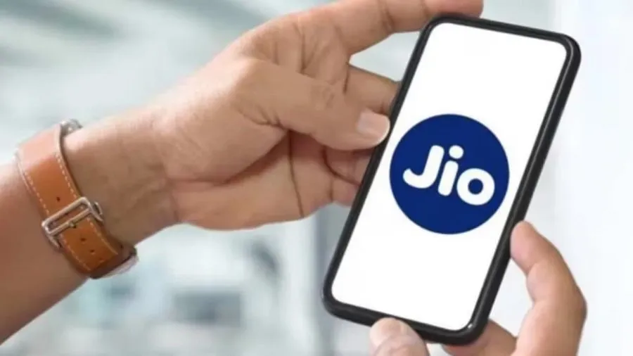 JIOનો ધમાકો: માત્ર ₹200માં મળશે 13 OTT એપ્સ અને YouTube Premium! 2 Jio SIM