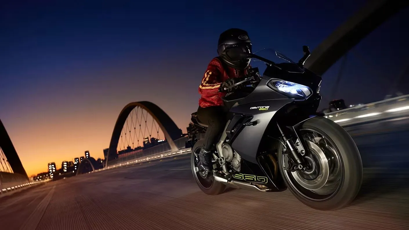 Triumph એ કરી મોટી જાહેરાત: 660cc Daytona પર ₹1 લાખની છૂટ, મર્યાદિત સમયની ઓફર 2 WhatsApp Image 2025 12 15 at 9.19.45 AM.jpeg