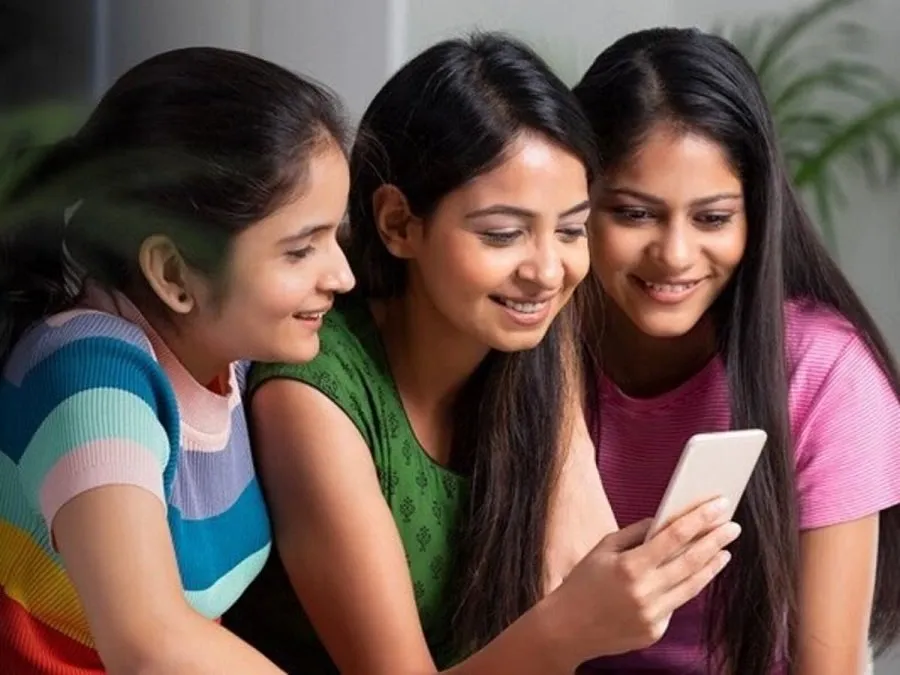 હવે ડબલ રિચાર્જની ઝંઝટ ખતમ! Viના ₹751ના પ્લાનમાં બે યુઝર્સને મળશે ફ્રી કોલિંગ અને પ્રાઇમ-હોટસ્ટારનું સબસ્ક્રિપ્શન 2 vi plan