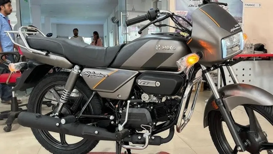 શું તમે નવી Hero Splendor ખરીદવાનું વિચારી રહ્યા છો? લેતા પહેલા આ 'માસ્ટર પ્લાન' અને ફીચર્સ જાણી લો 2 splendor2.jpg