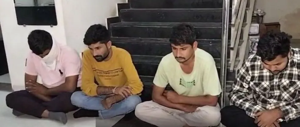 ભાવનગરમાં વ્યાજખોરીનો ભયાનક ચહેરો સામે આવ્યો, શિક્ષક પર થયો જીવલેણ હુમલો 2 illegal moneylending bhavnagar 1.jpeg