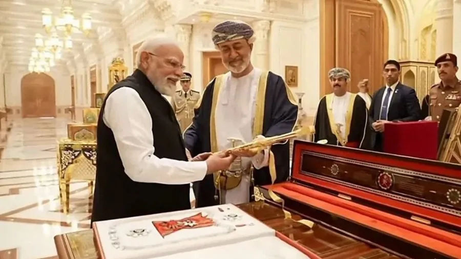અલ બરકા પેલેસમાં ગુંજ્યું ભારતનું નામ: PM મોદીને મળ્યું ઓમાનનું સર્વોચ્ચ નાગરિક સન્માન 2 oman.jpg