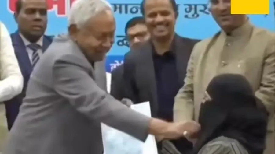 હિજાબ વિવાદમાં નવો વળાંક: 'યુવતી નારાજ નથી, જલ્દી નોકરી પર જોડાશે' - પ્રિન્સિપાલનો દાવો 2 Nitesh.jpg