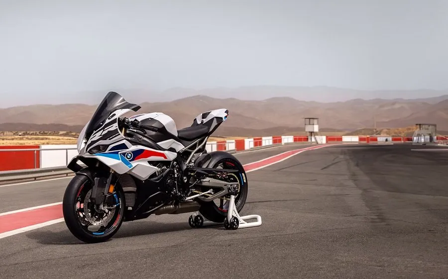 BMW બાઇક ખરીદવાનું વિચારી રહ્યા છો? 1 જાન્યુઆરી પહેલા કરી લો બુકિંગ, નહીં તો ખિસ્સા થશે ખાલી 2 bike.jpg