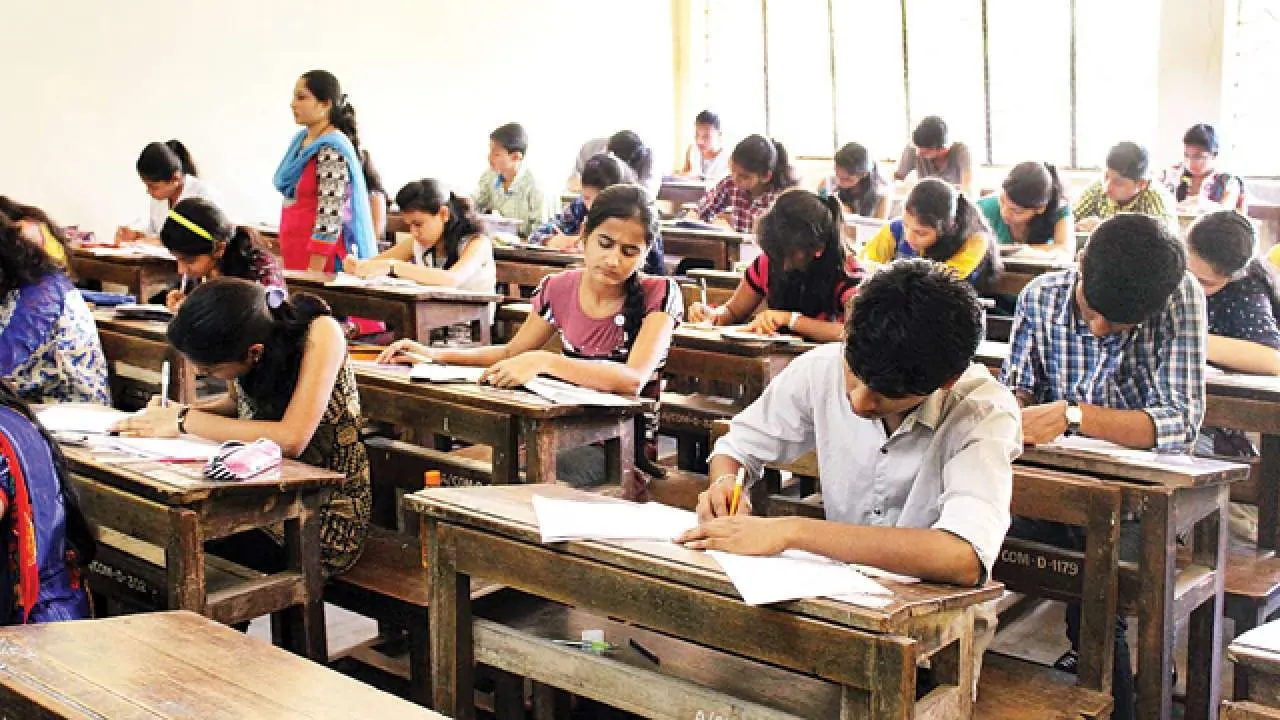 રાજ્યભરમાં ૫૧૧ કેન્દ્રો પર TET-1નું આયોજન 2 TET 1 Exam Gujarat 1.png