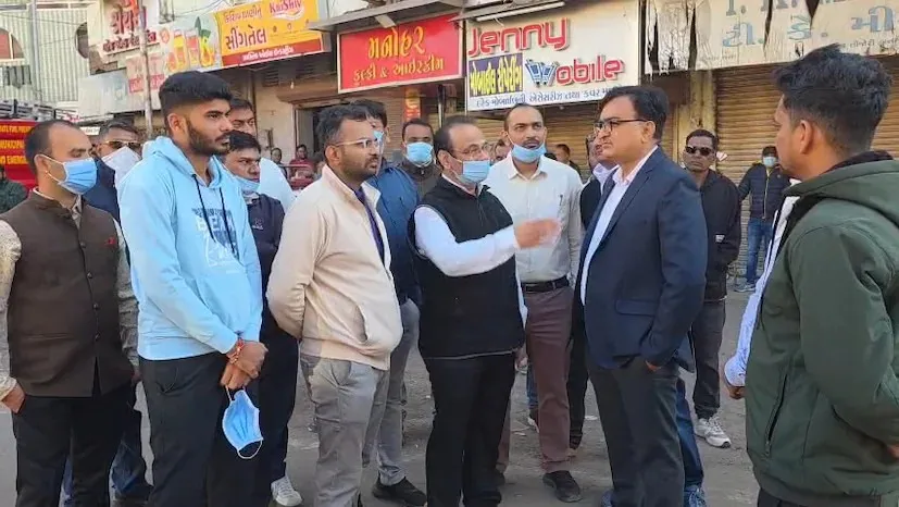 નડિયાદને મહાનગરપાલિકાનો દરજ્જો મળતા જ સરદાર ભુવન પર મોટી કાર્યવાહી 3 Nadiad Demolition Drive 1.png