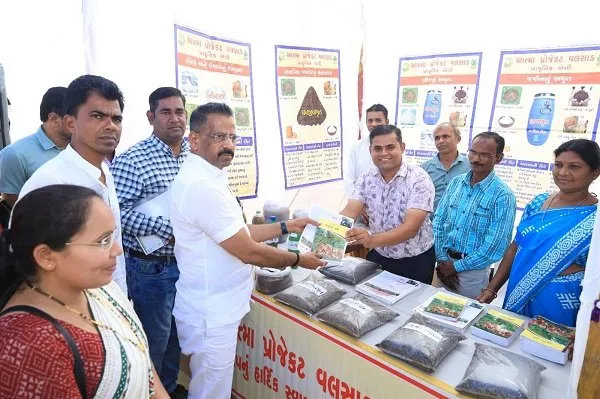 વલસાડ જિલ્લાના નાનાપોંઢા તાલુકામાં પ્રાકૃતિક કૃષિ પરિસંવાદ યોજાયો 2 va.jpg