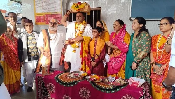 ખેરગામના યુવા કથાકાર કશ્યપભાઈ જાનીની જાહેર કથાયાત્રાનો શુભારંભ 3 kataha11.jpg
