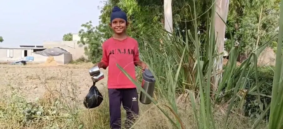 'ઓપરેશન સિંદૂર'નો લિટલ હીરો: દુશ્મનના ડ્રોન વચ્ચે સેનાને મદદ કરનાર 10 વર્ષના શ્રવણ સિંહનું રાષ્ટ્રપતિએ કર્યું સન્માન 2 punjb.jpg