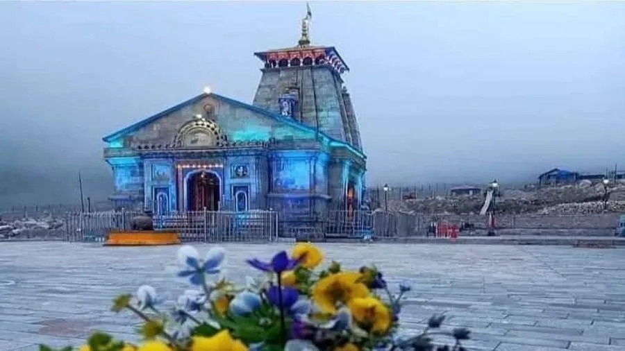 બાબા કેદારના ધામમાં કુદરતનો બદલાયેલો મિજાજ: ડિસેમ્બરના અંતે પણ બરફ ગાયબ, શું આ ક્લાઈમેટ ચેન્જની ચેતવણી છે? 2 kedarnath.jpg