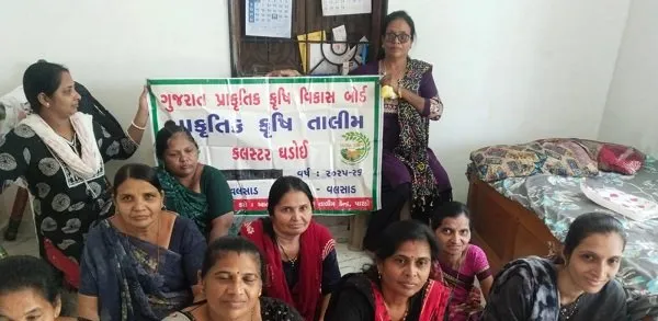વલસાડના કાંજણ રણછોડ ગામમાં પ્રાકૃતિક ખેતીની તાલીમ યોજાઈ 2 valsad.jpg