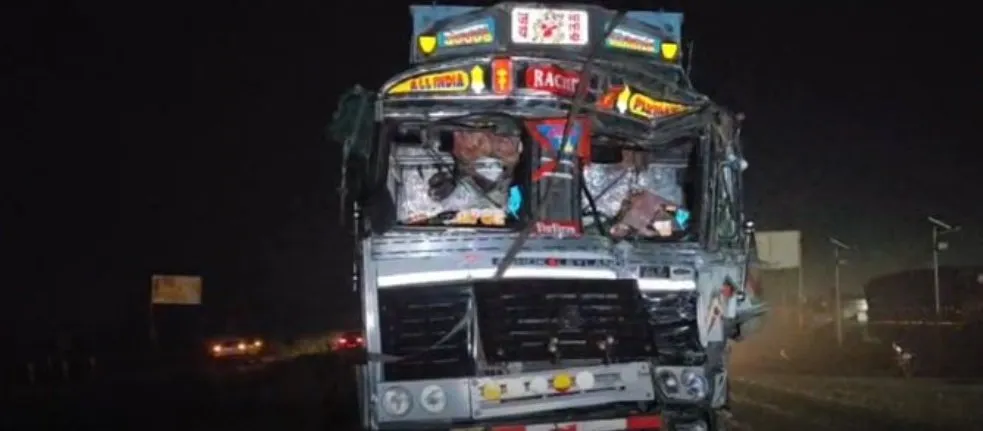દાહોદ નજીક ઈન્દોર-અમદાવાદ હાઈવે પર ગમખ્વાર અકસ્માત, બસ પલટી ગઈ 2 Dahod Bus Accident.jpeg