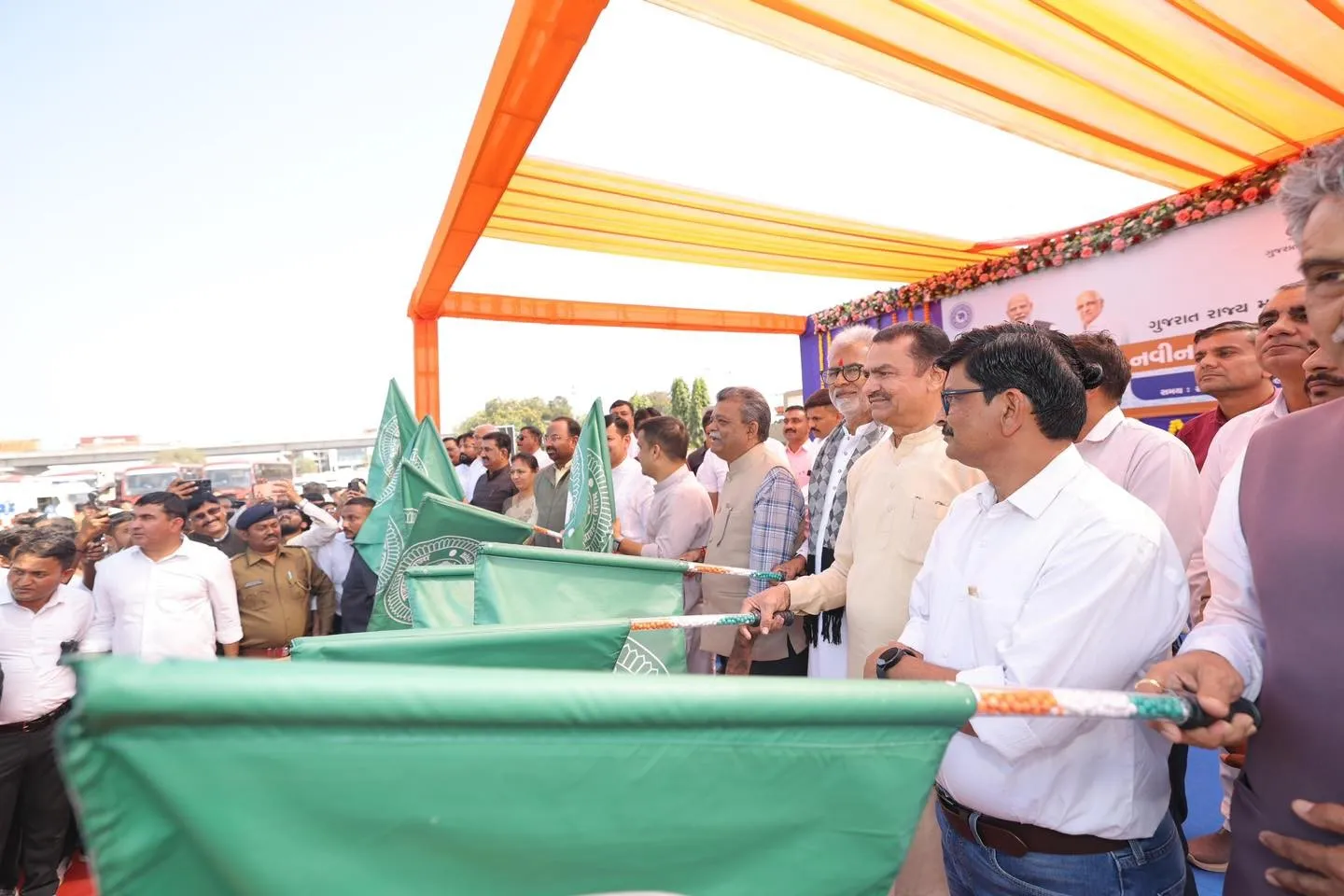 ડીસામાં 51 નવી એસ.ટી. બસોનું લોકાર્પણ, નાયબ મુખ્યમંત્રીનો મોટો સંદેશ 3 Gujarat ST Bus Launch 2.png