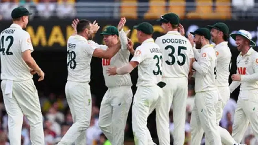 ENG vs AUS: ઇંગ્લેન્ડે ભારતની બરાબરી કરી, 15 વર્ષ બાદ ઓસ્ટ્રેલિયામાં મેળવી ઐતિહાસિક જીત 3 aus1.jpg