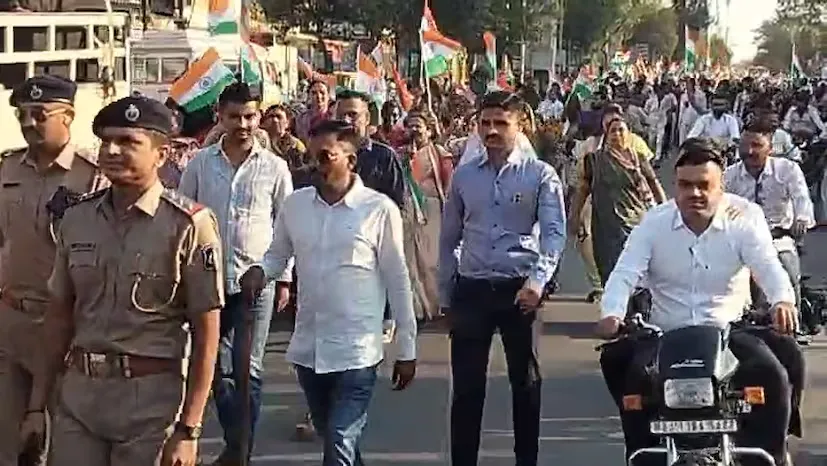 રાજકોટમાં ડિમોલેશન નોટિસ સામે ‘ઘર બચાવો’ આંદોલનથી રાજકીય ગરમી 2 Rajkot demolition protest 2.png