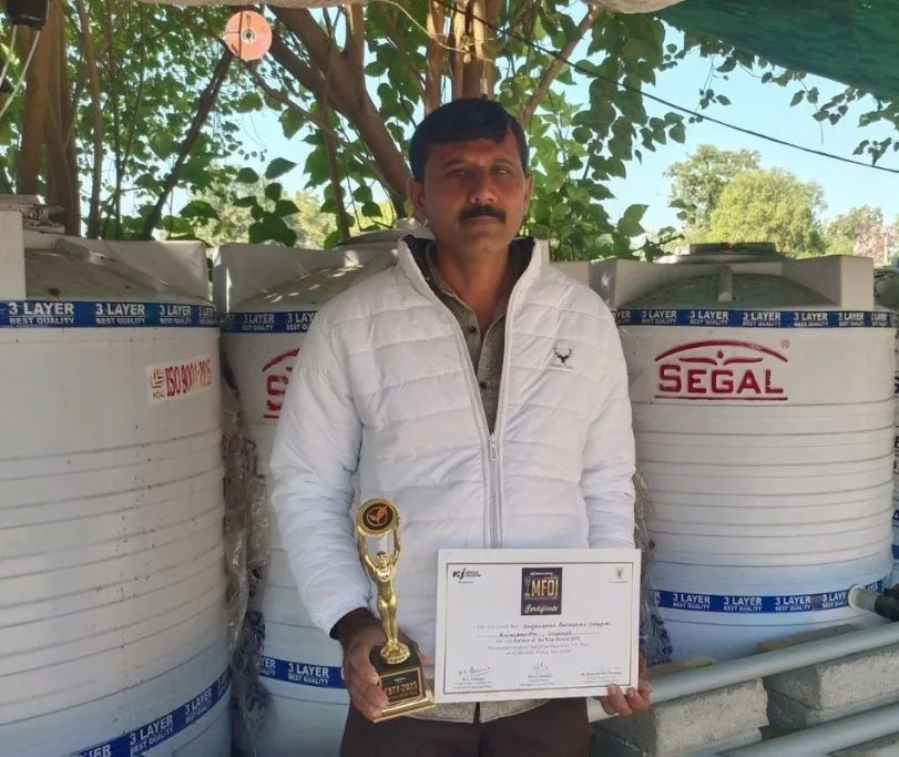 રાસાયણિક ખેતી છોડીને પ્રાકૃતિક ખેતી અપનાવી, બનાસકાંઠાના ખેડૂતે ઊભી કરી સફળતાની નવી કથા 2 Natural Farming Success 2.png