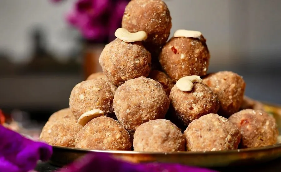 gond laddu