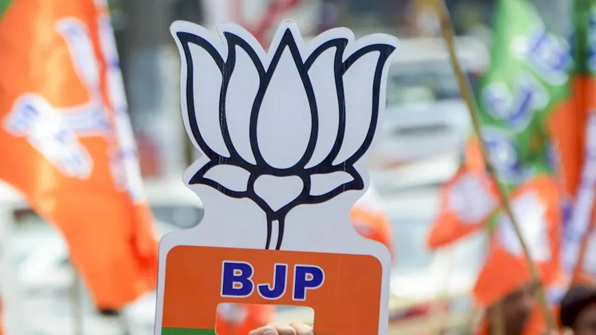 તમિલનાડુ ચૂંટણી 2026: ભાજપનો માસ્ટર સ્ટ્રોક, મહિલાઓને ₹2,000 અને 3 ફ્રી સિલિન્ડરનો વાયદો 2 Gujarat BJP Youth Morcha Leadership 1.png