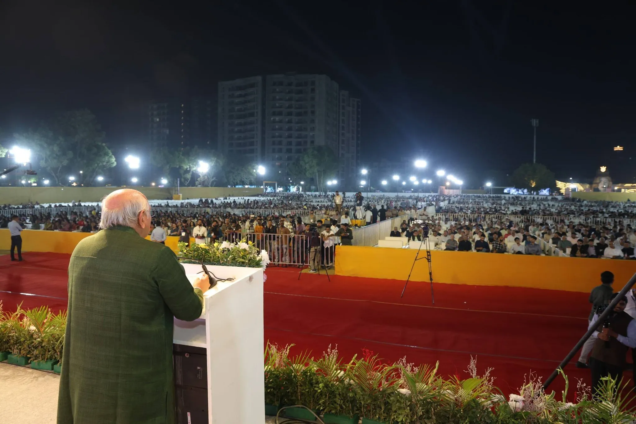અમદાવાદમાં લેઉઆ પાટીદાર સમાજનું શક્તિપ્રદર્શન, ખોડલધામ ગ્રાઉન્ડ બન્યું સાક્ષી 3 Leuva Patidar Mahasammelan Ahmedabad 1.png
