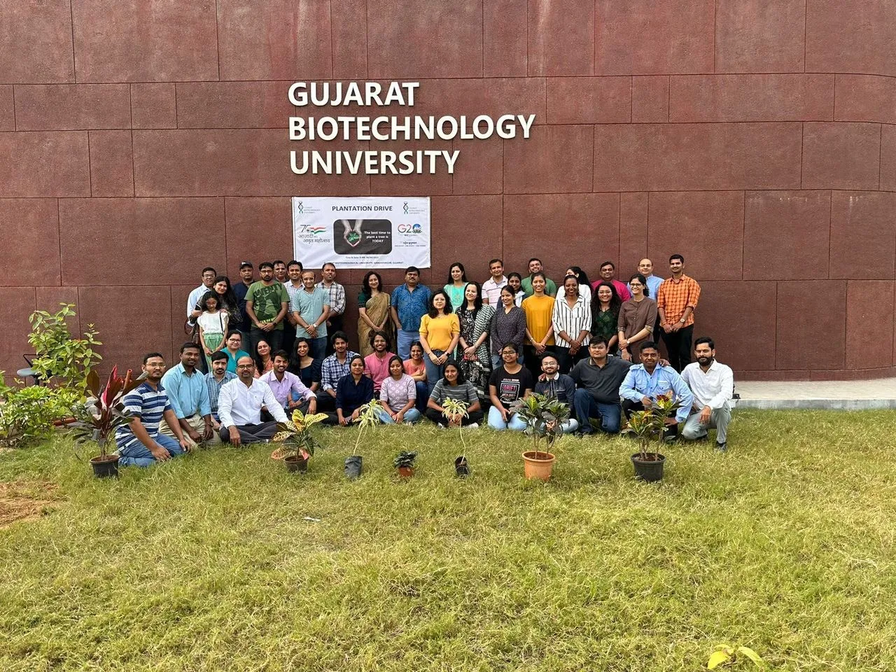 વિકસિત ભારતના વિઝનમાં ગુજરાત આગળ: નીતિ આયોગે ગાંધીનગરની બાયોટેક યુનિવર્સિટીની વિશેષ પ્રશંસા કરી 2 Globalization of Higher Education 2.png