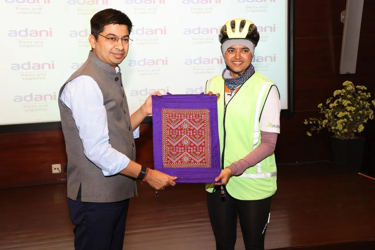 અરુણાચલ પ્રદેશ થી મુંદ્રા: 'પેડલ ટુ પ્લાન્ટ' અભિયાનનું વિજયી સમાપન અદાણી હાઉસમાં ઉષ્માભર્યું સ્વાગત 3 WhatsApp Image 2025 12 31 at 8.27.00 PM 1.jpeg