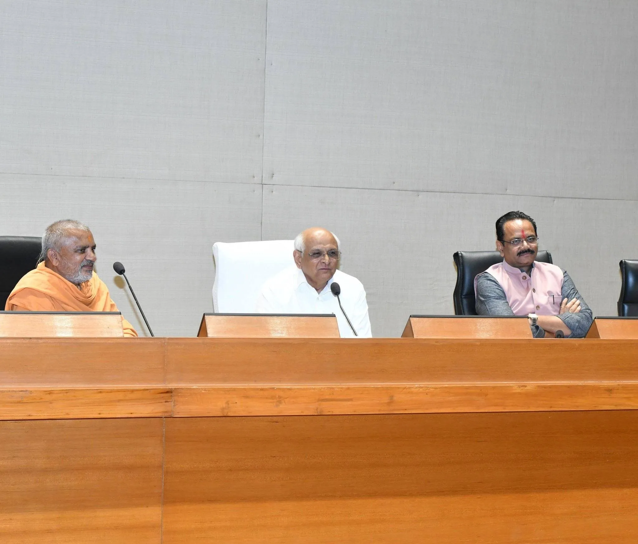 ડાંગના વનવાસી વિદ્યાર્થીઓ સાથે મુખ્યમંત્રીની સહજ મુલાકાત બની પ્રેરણાનો સંદેશ 2 Bhupendra Patel Tribal Students Education 1.png
