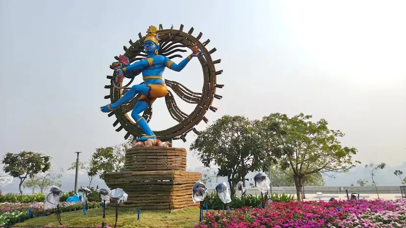 30 લાખ ફૂલોમાં સંસ્કૃતિ, ઇતિહાસ અને ભવિષ્યનું મિલન: અમદાવાદ ફ્લાવર શો 2026નો ભવ્ય આરંભ 3 International Flower Show Ahmedabad 2026 3.png