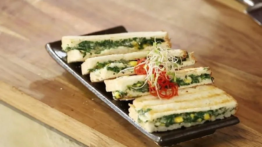 Palak Corn Sandwich