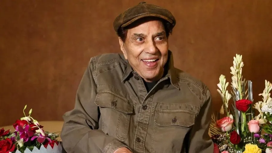 Dharmendra Fees For Ikkis