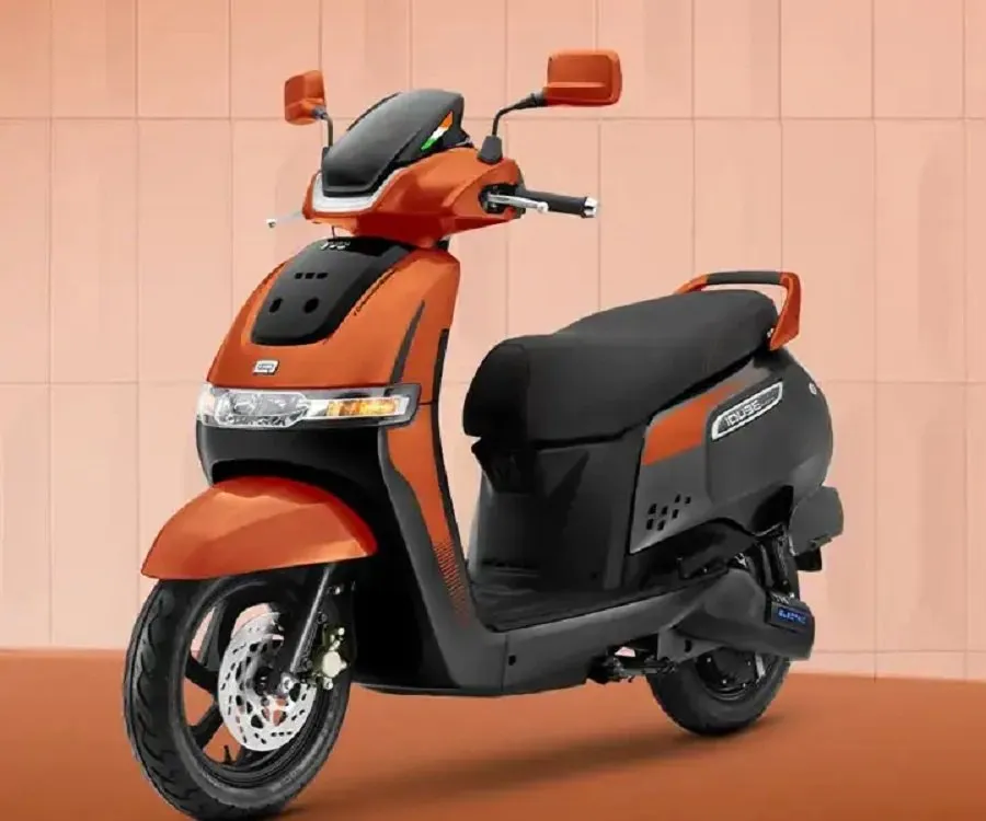 શા માટે લોકો પસંદ કરી રહ્યા છે TVS ના ઈ-સ્કૂટર? 2025 માં રેકોર્ડબ્રેક વેચાણ પાછળના મુખ્ય કારણો 2 scooty.jpg