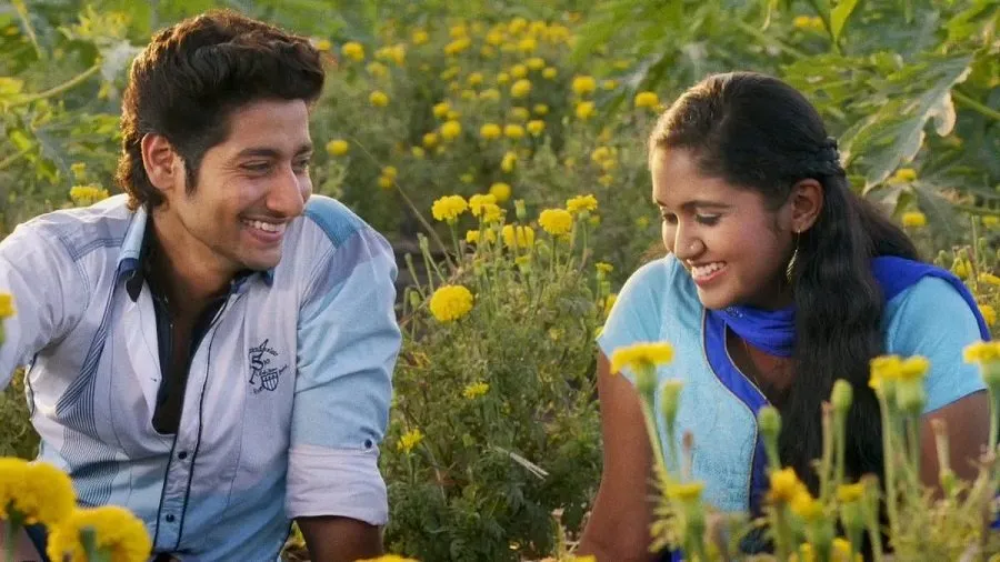‘સૈરાટ’ની સીધી-સાદી આર્ચી હવે બની ગઈ છે ગ્લેમરસ ક્વીન, ફોટા જોઈને ફેન્સ થયા ક્લીન બોલ્ડ 2 serat.jpg
