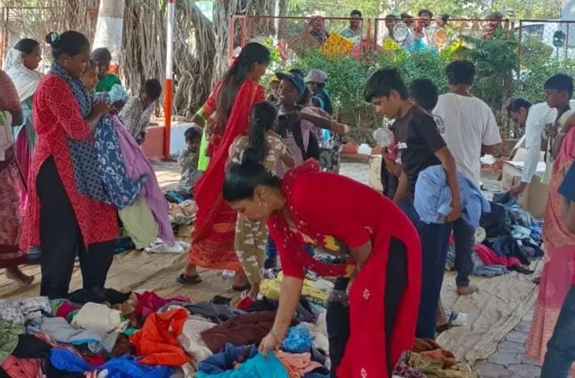ભાવનગરમાં સેવાભાવની જીવંત પરંપરા, નારાયણ સેવા ટ્રસ્ટે ગરીબોને આપ્યો શિયાળાનો સહારો 3 Narayan Seva Trust Bhavnagar 1.png