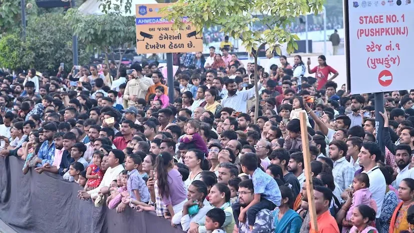 દેશ-વિદેશના પ્રવાસીઓને આકર્ષતું કાંકરિયા લેકફ્રન્ટ, અમદાવાદ માટે ગૌરવનું કેન્દ્ર 3 Kankaria Lakefront Tourism Growth 1.png