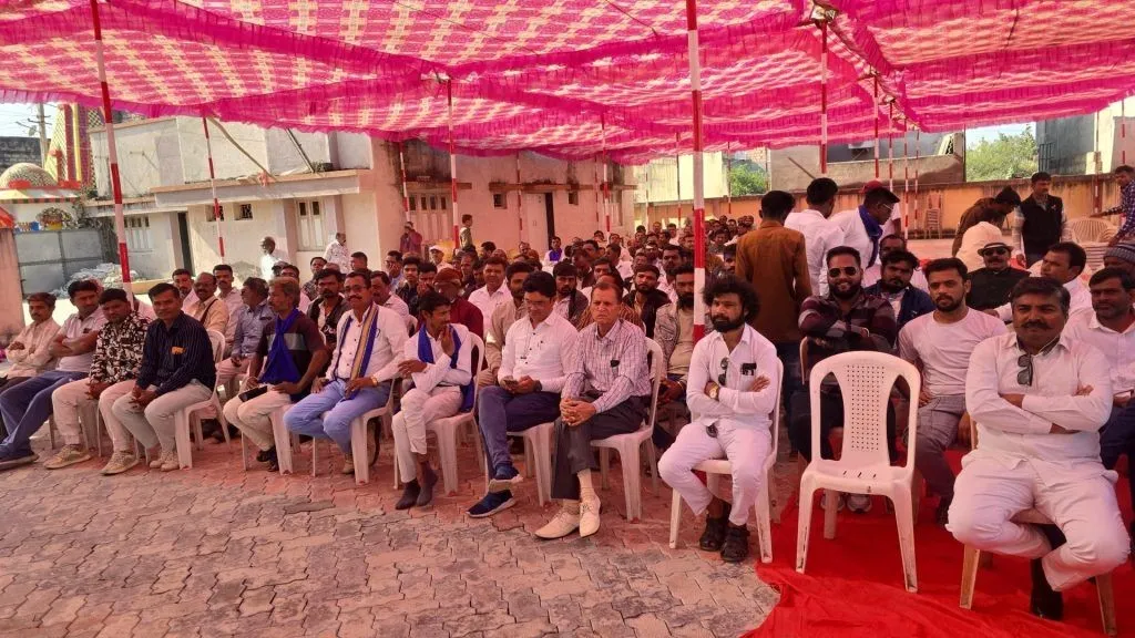 ધોરાજીમાં દલિત આગેવાનોની ચિંતન બેઠક, એટ્રોસિટી સમાધાન સામે કડક વલણ 3 Dhoraji Dalit Meeting 2.png